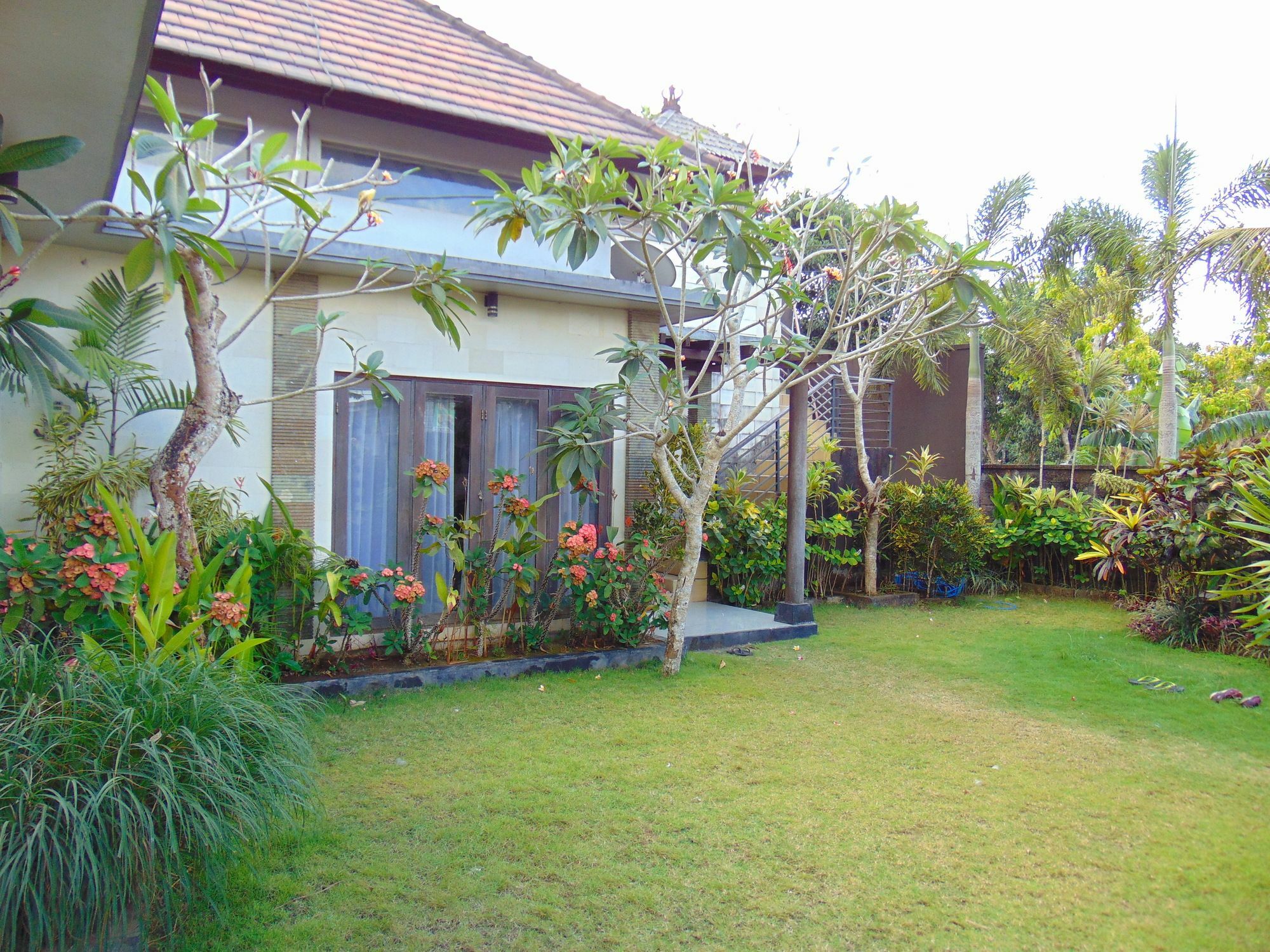 Baik Baik Homestay Пекату Экстерьер фото